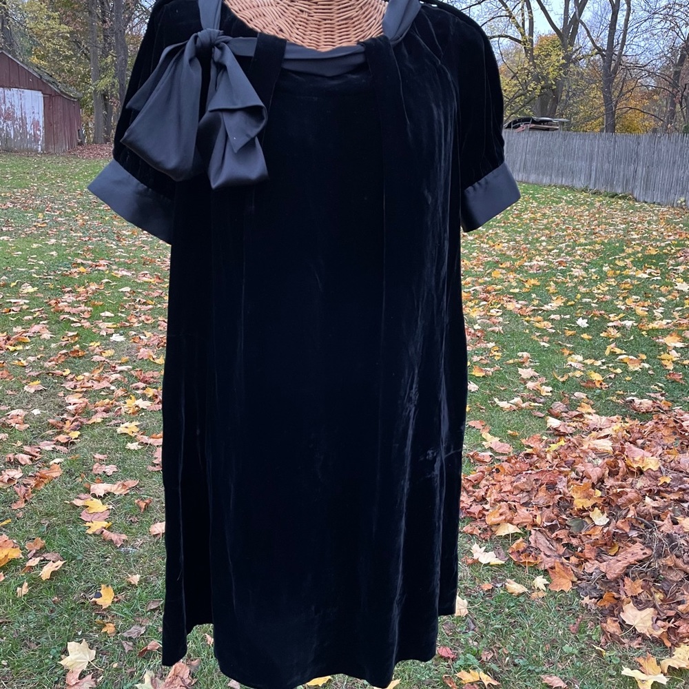 Diane von Furstenberg 10 Morgane Holiday Shift Dress Black Plush Velvet